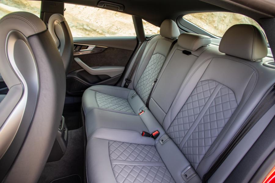 Интерьер Audi S5 Sportback TFSI 2020 года  (NA) (фото 36 из 38)